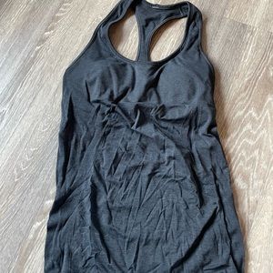 lululemon razor back tank with removable padding